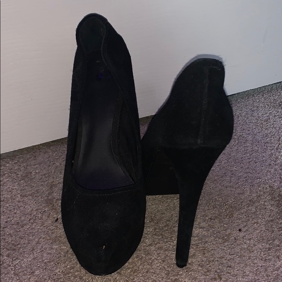 WORN ONCE All Black Heels - Picture 3 of 4